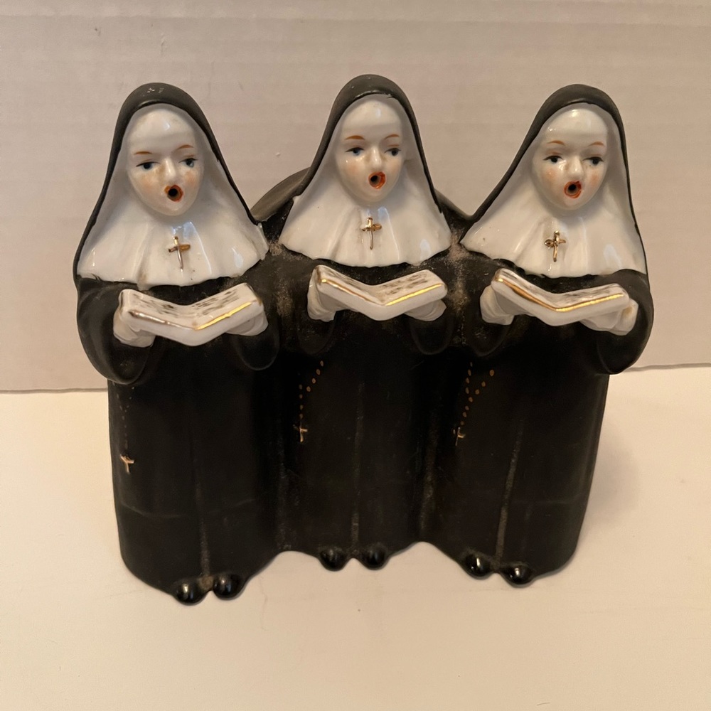 Vintage 1960s 5” Wind-Up Musical, Singing Nuns